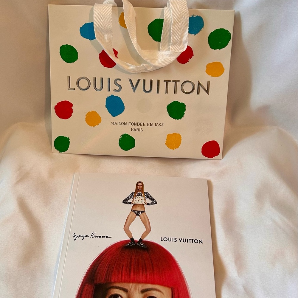 Louis Vuitton Yayoi Kusama gift bag and book - New and unused